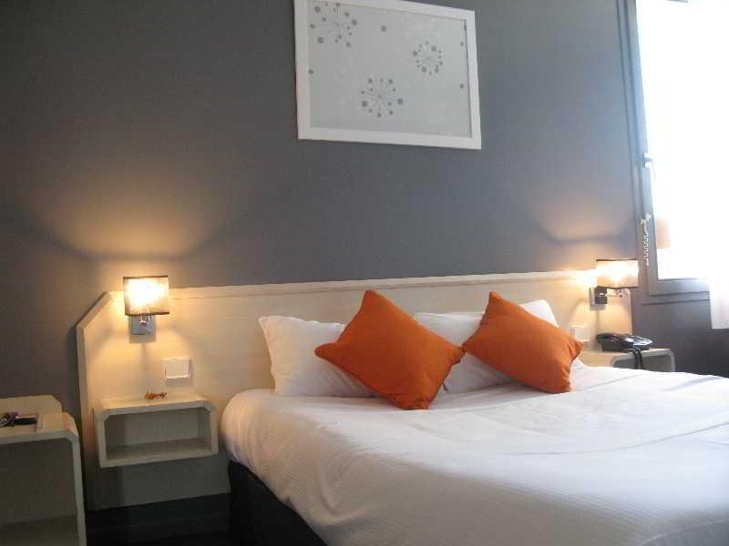 Greet Hotel Massieux Lyon Nord ภายนอก รูปภาพ