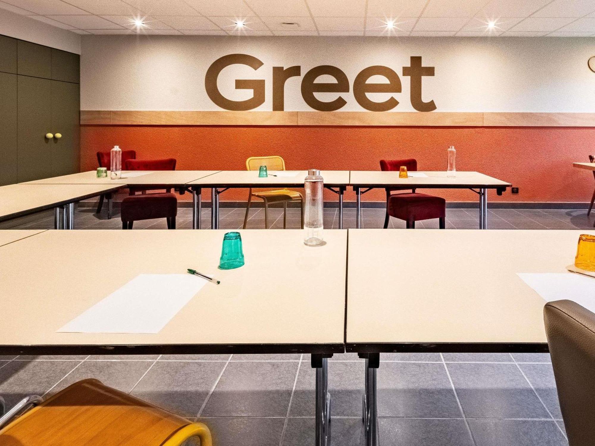 Greet Hotel Massieux Lyon Nord ภายนอก รูปภาพ