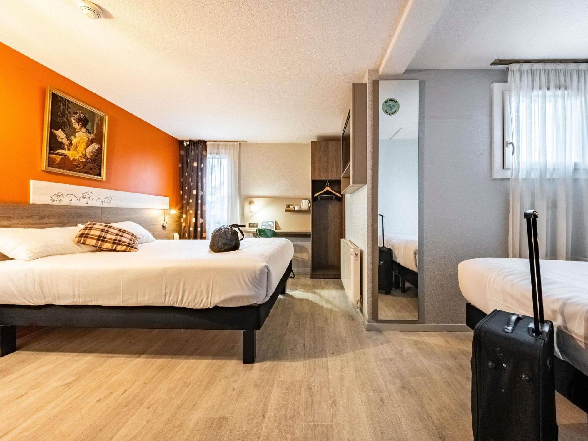 Greet Hotel Massieux Lyon Nord ภายนอก รูปภาพ