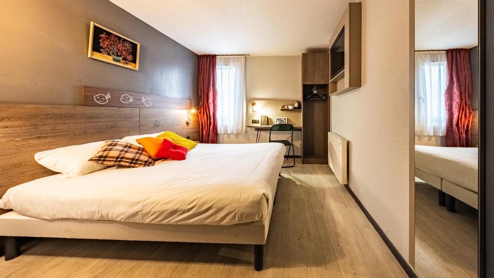 Greet Hotel Massieux Lyon Nord ภายนอก รูปภาพ