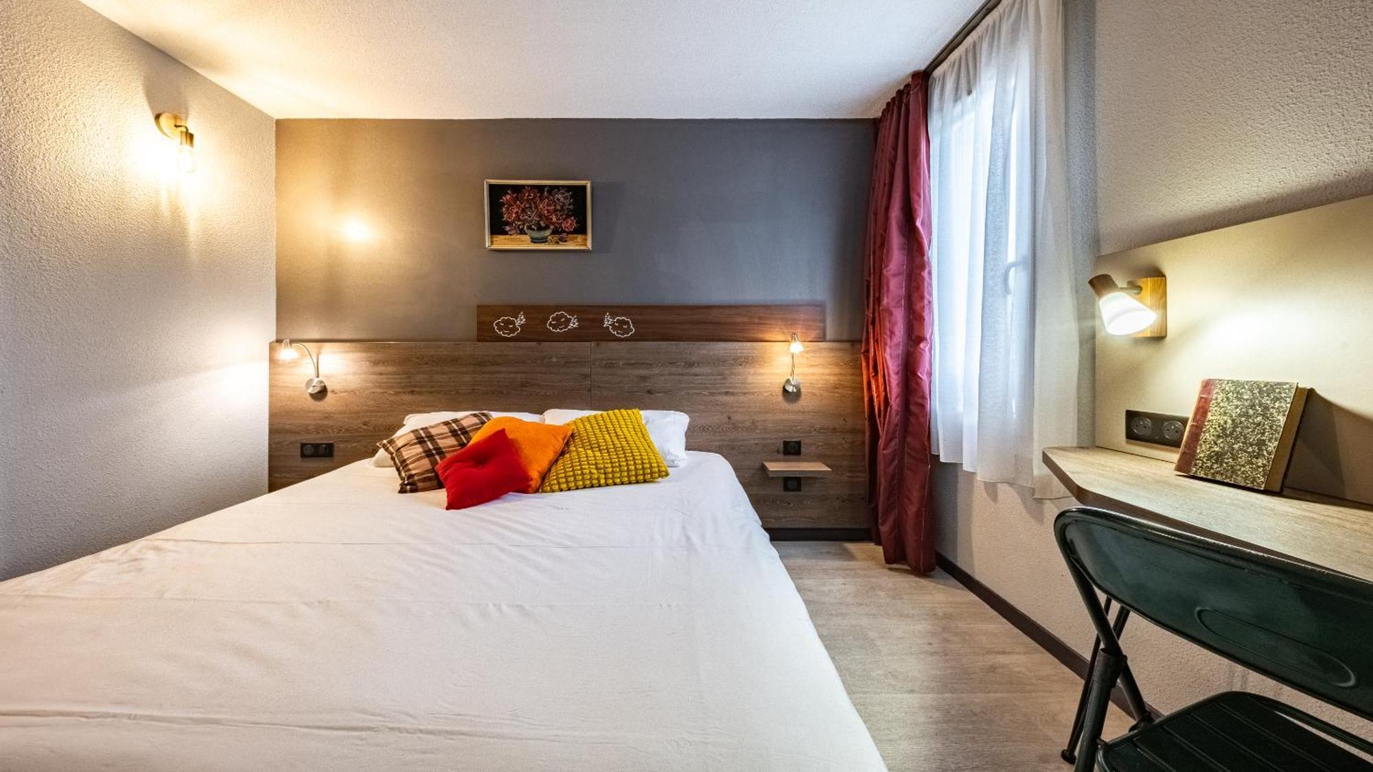Greet Hotel Massieux Lyon Nord ภายนอก รูปภาพ