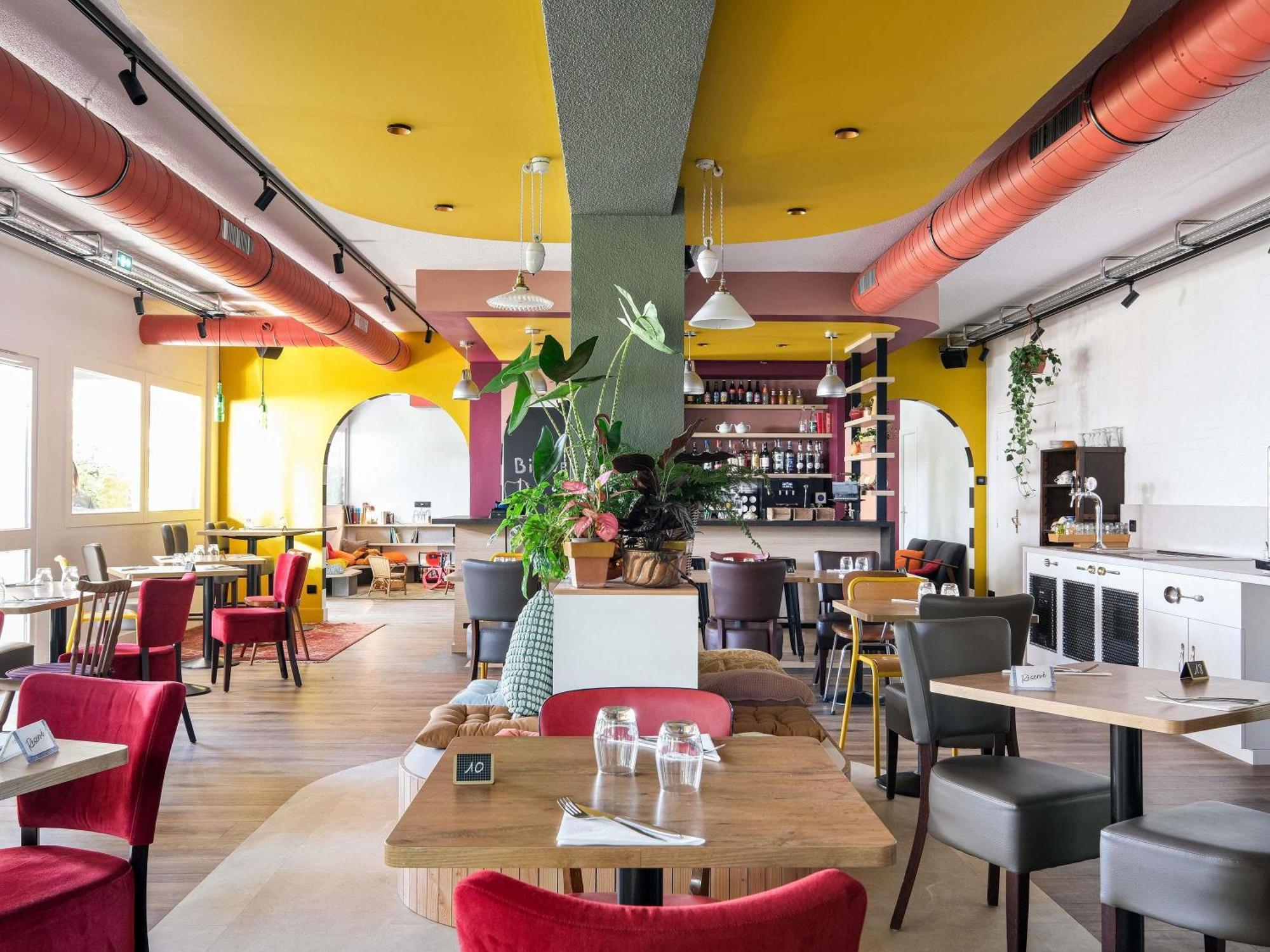 Greet Hotel Massieux Lyon Nord ภายนอก รูปภาพ