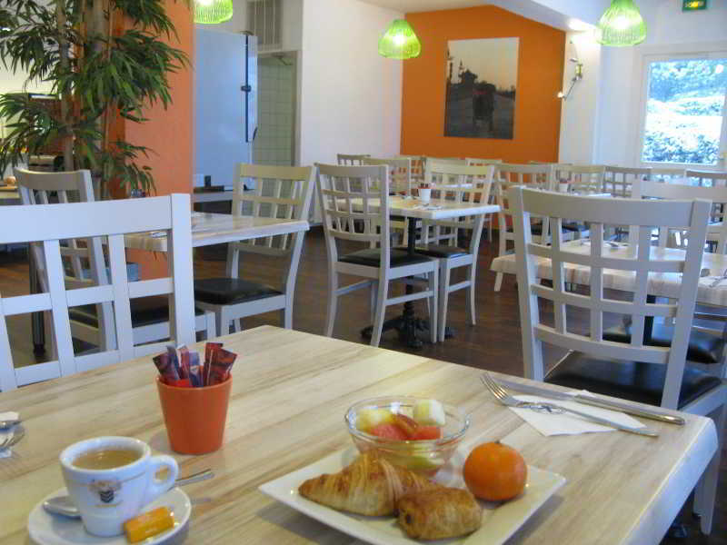 Greet Hotel Massieux Lyon Nord ภายนอก รูปภาพ