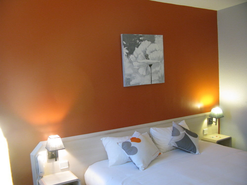 Greet Hotel Massieux Lyon Nord ภายนอก รูปภาพ